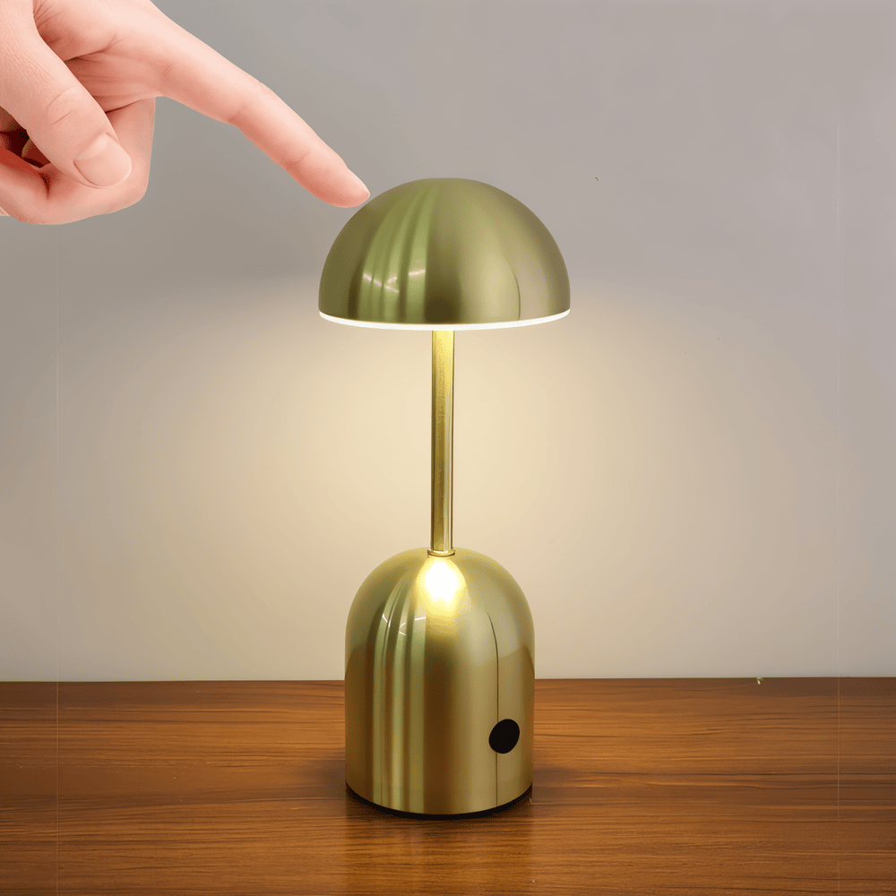 HalfOrb Bordslampa - Elegant Metallisk LED-Lampa med Kupol