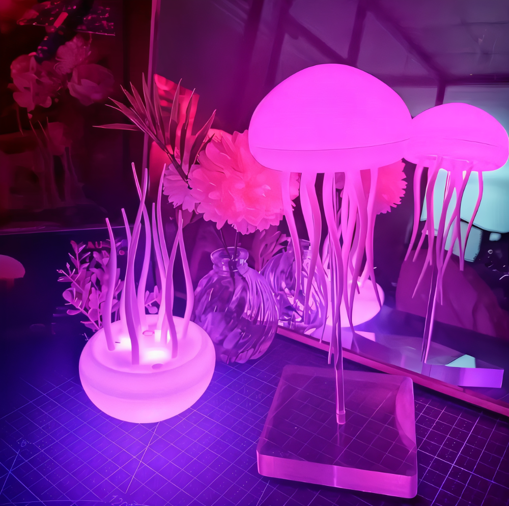 IllumBeats Manet Medusa Bordslampa - Färgskiftande, Röststyrd och Uppladdningsbar Nattlampa