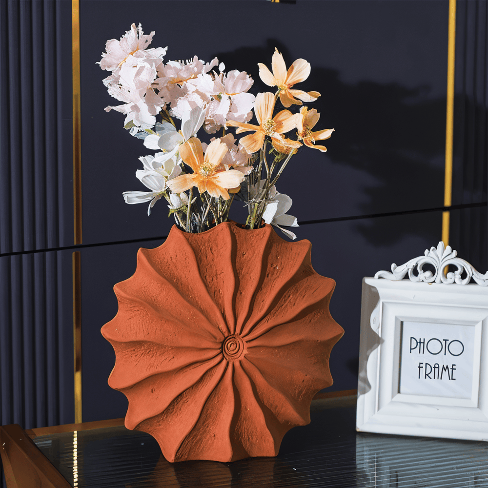 Rustik Röd Plisserad Keramikvas - Geometrisk Blomkruka i Terrakotta