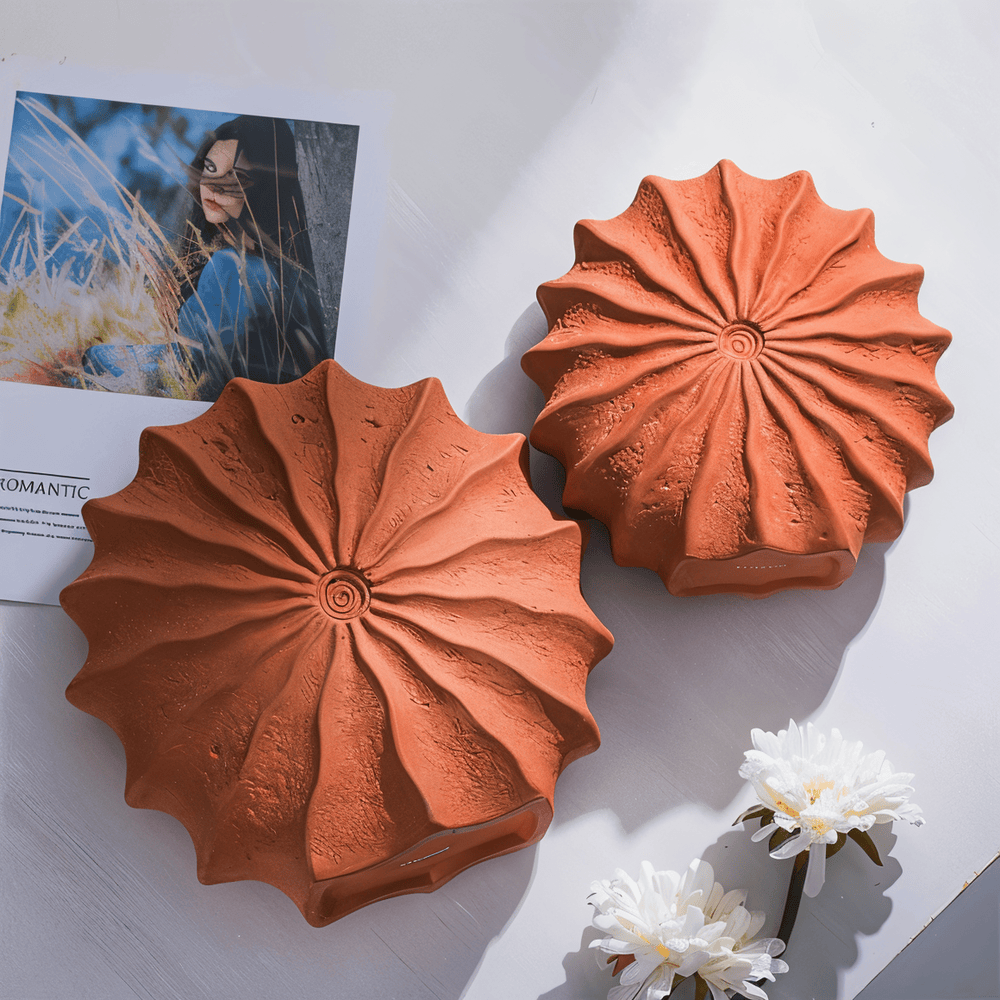 Rustik Röd Plisserad Keramikvas - Geometrisk Blomkruka i Terrakotta