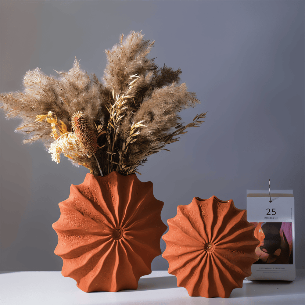 Rustik Röd Plisserad Keramikvas - Geometrisk Blomkruka i Terrakotta