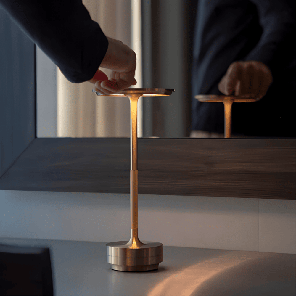 LumaLight Sladdlös Designlampa: USB-Laddningsbar, Touchstyrd Bordslampa för Stämningsbelysning