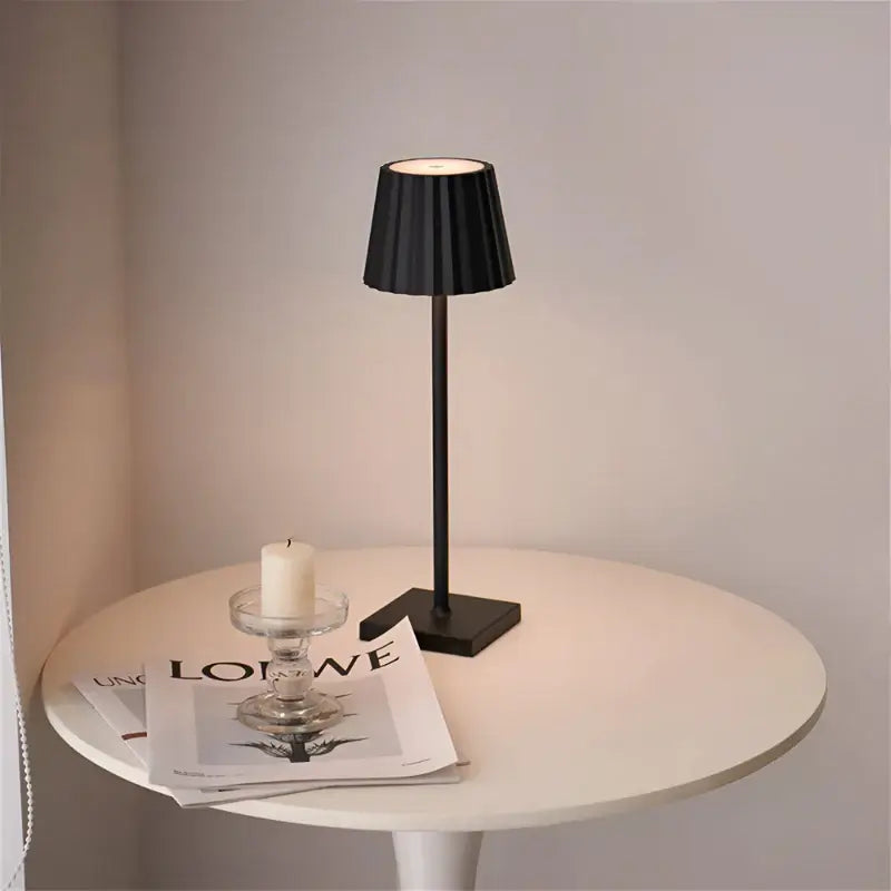 LuminaTouch - Styrbar, vattentät, uppladdningsbar, sladdlös LED-bordslampa