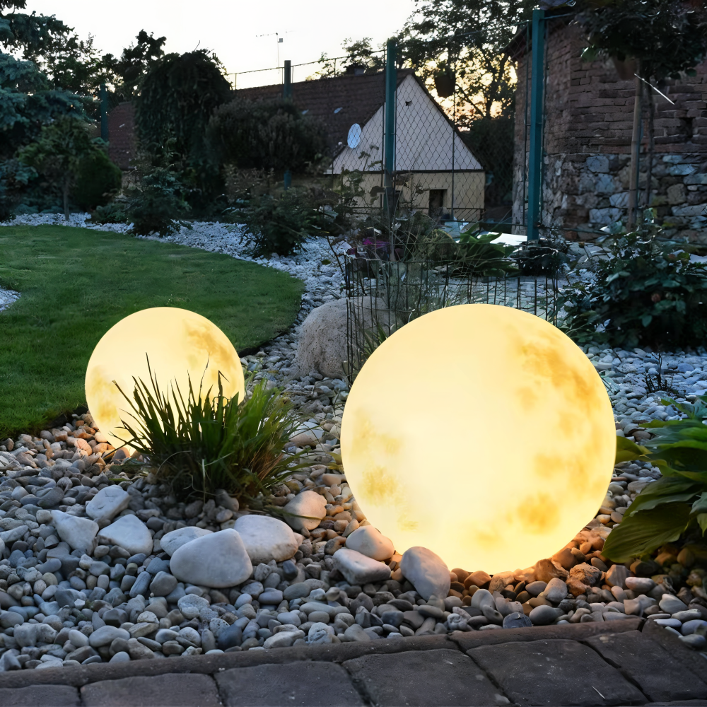 LunaLumena - Solenergi Månbelysning för Trädgård - IP65 Solarlampa Trädgård