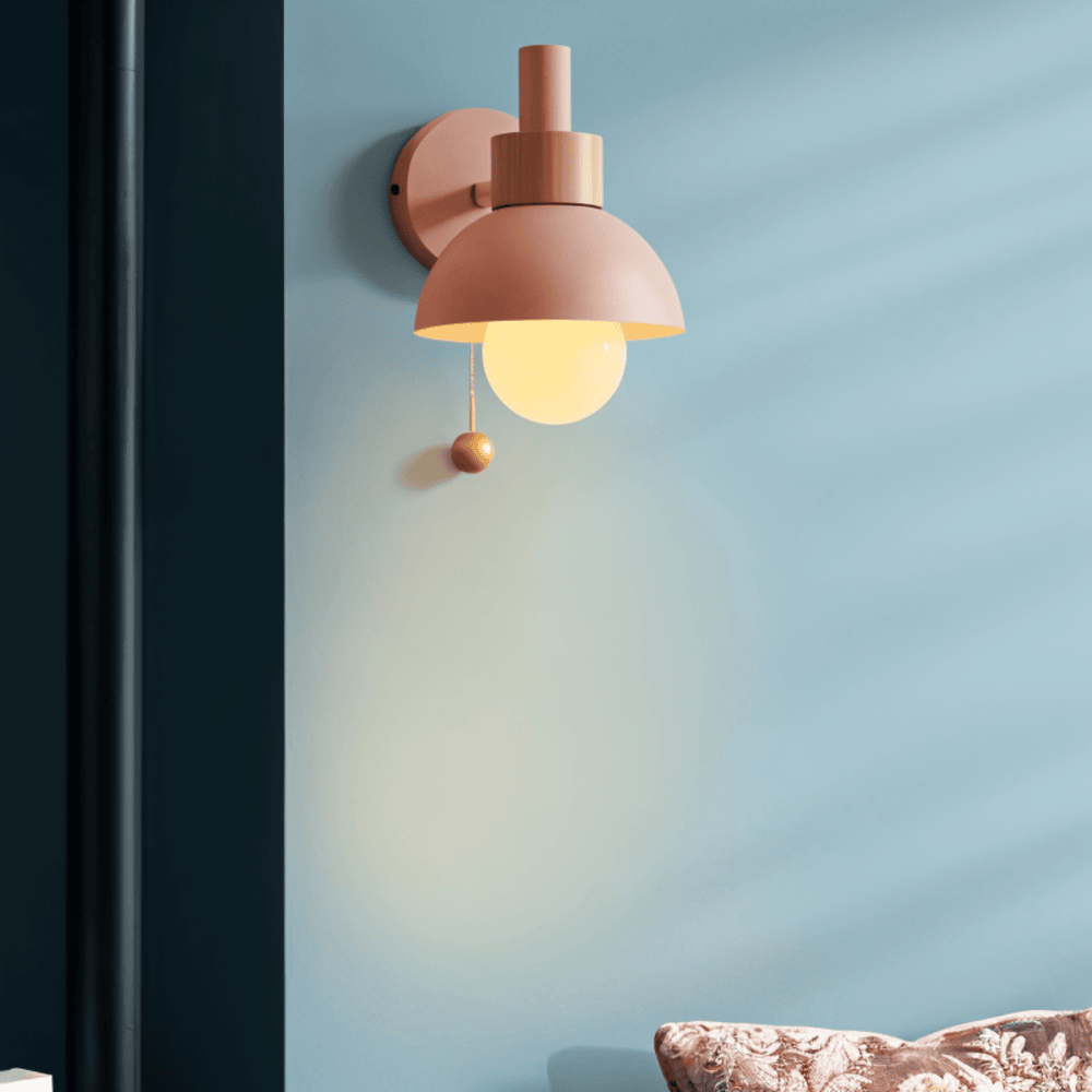 PastelPop Vägglampa - Wood Macaron Vägglampa i Järn med Dragströmbrytare