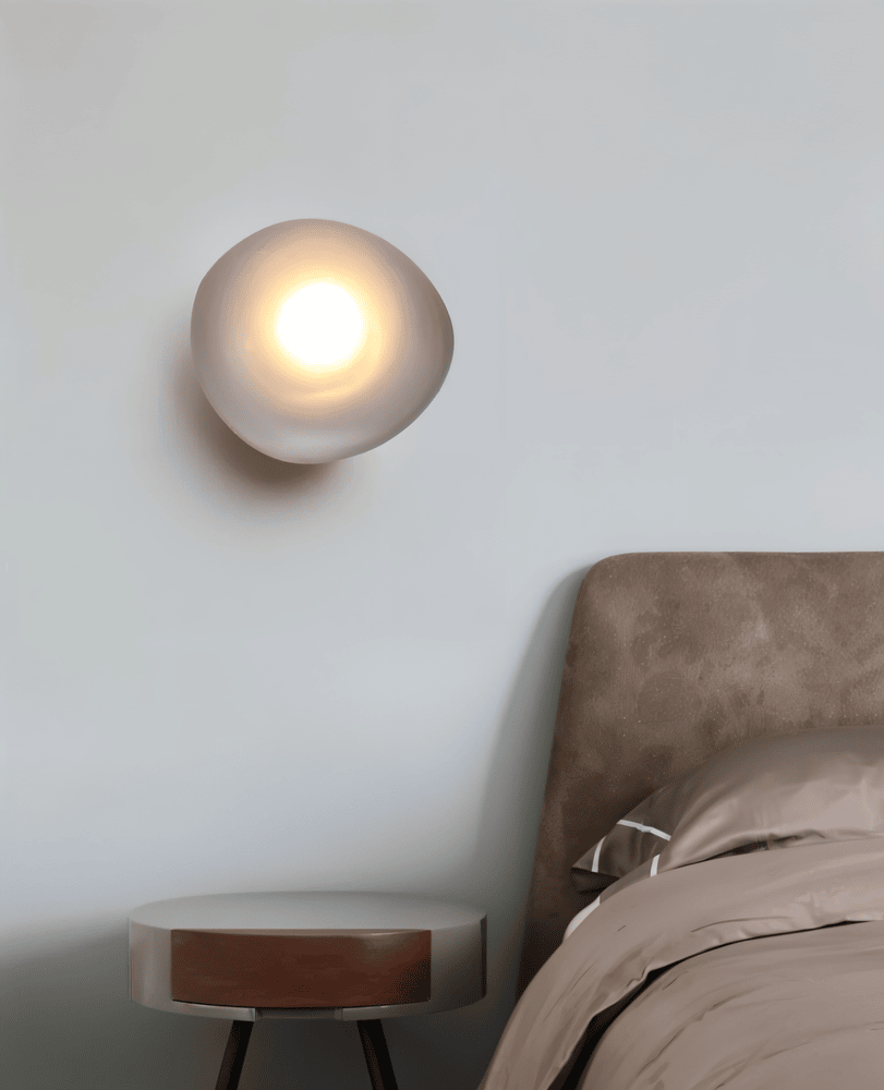 PebbleHue WallLight - Lysande LED-Vägglampa av Glas i Nordisk Stil