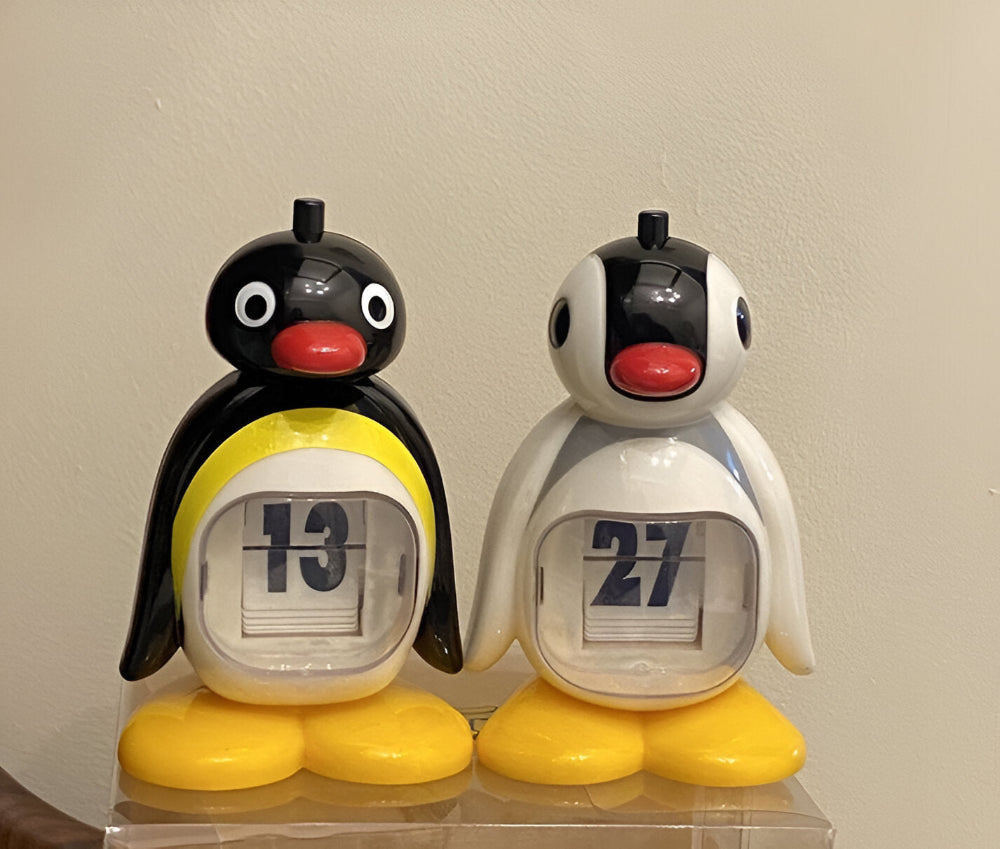 B/W Hue Penguin Kalender - Charmig Borddekoration och Funktionell Datums Tracker