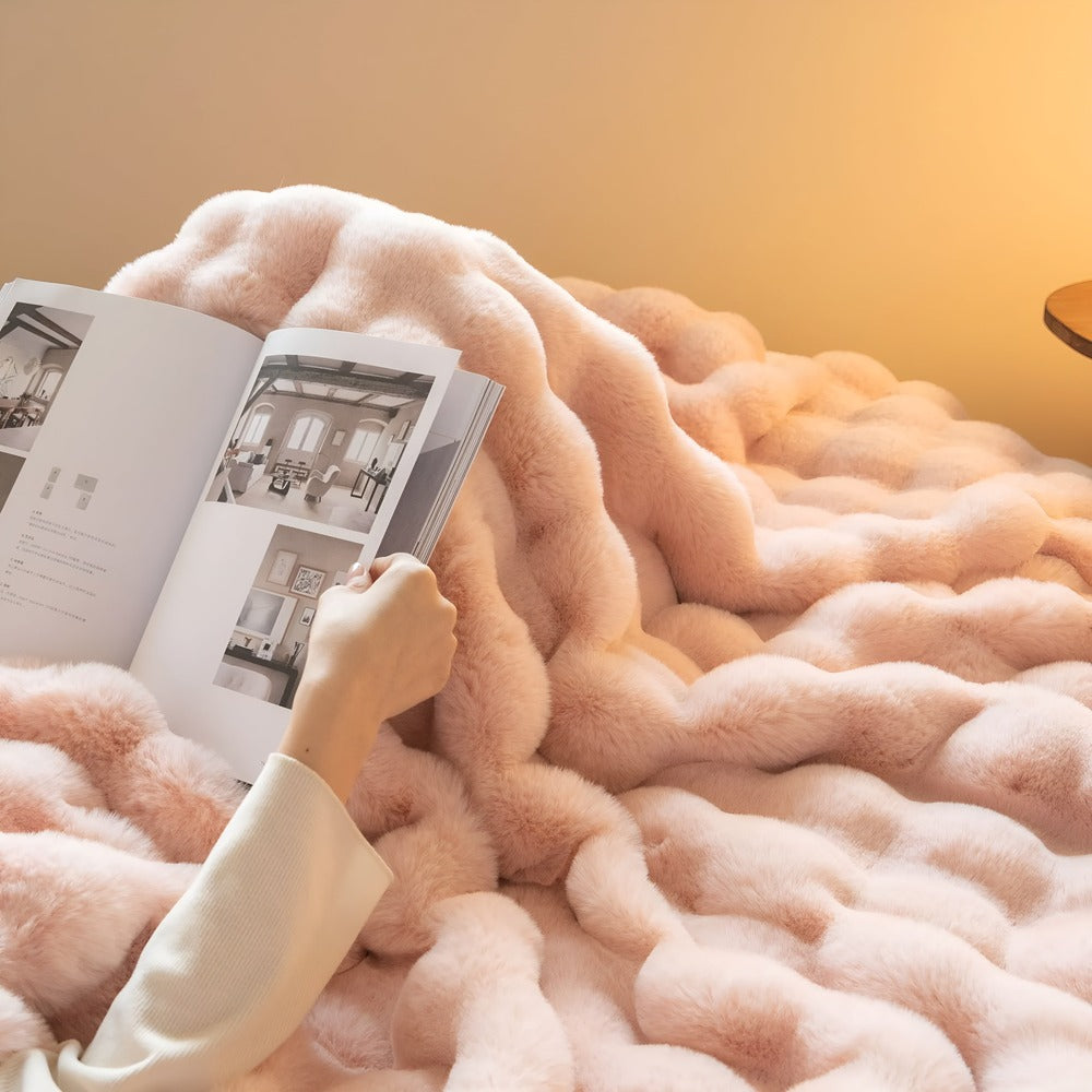 PlushPerfection - Uppvärmd Fleecefilt i Klassiskt Rutig Design
