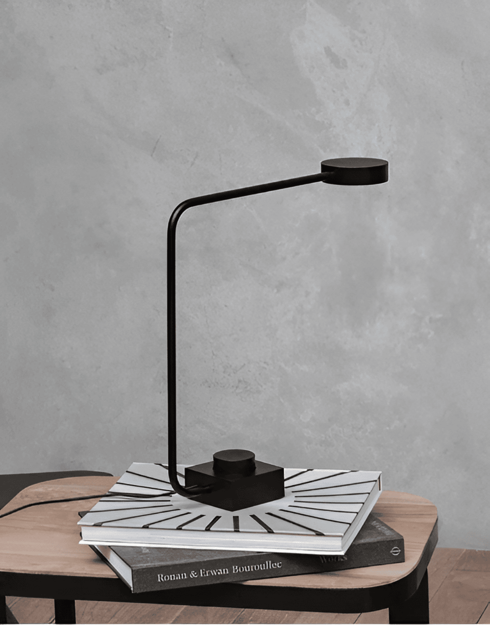 Skrivbordslampa i Aluminium - Dimbar LED-Lampa med Böjd Design