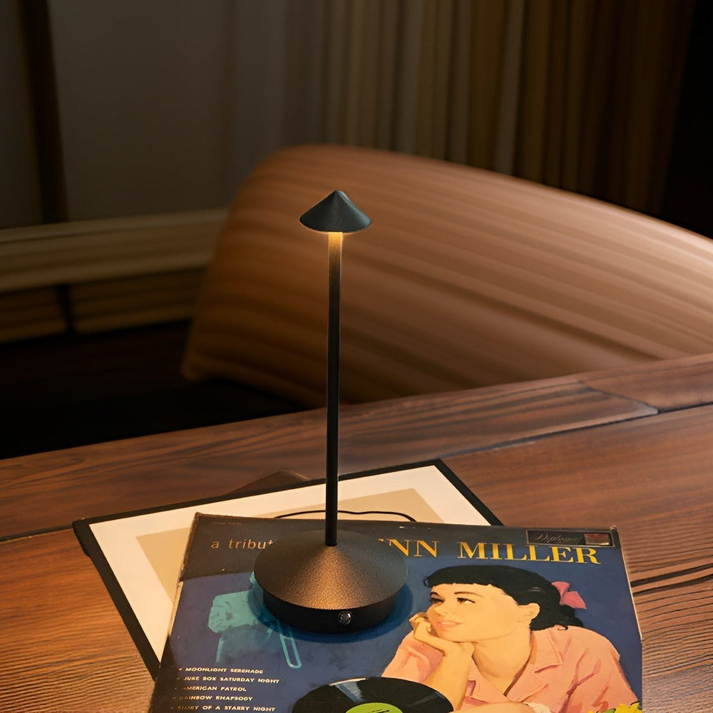 Smart VersaLight - Uppladdningsbar LED-lampa med Touchfunktion för Estetiska Rum