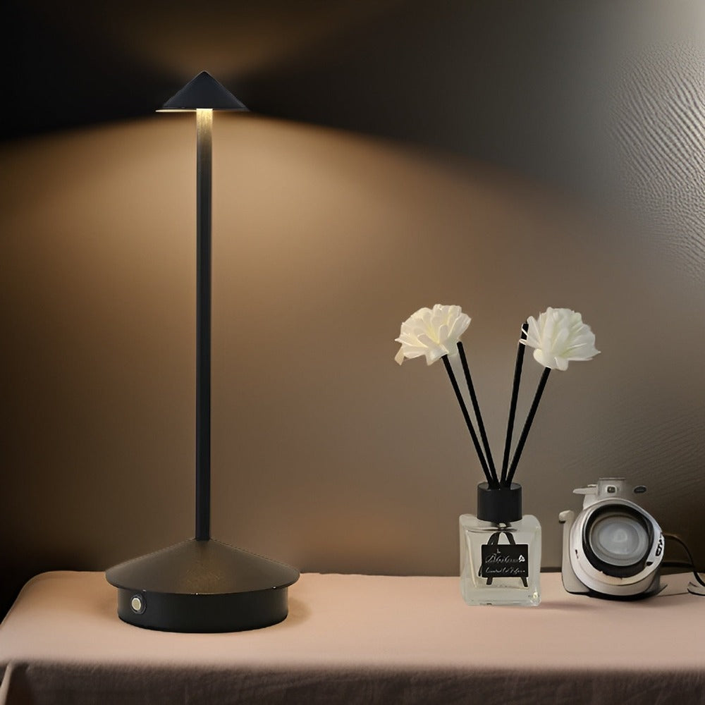 Smart VersaLight - Uppladdningsbar LED-lampa med Touchfunktion för Estetiska Rum