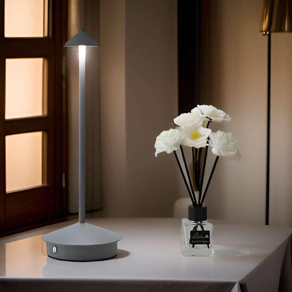 Smart VersaLight - Uppladdningsbar LED-lampa med Touchfunktion för Estetiska Rum