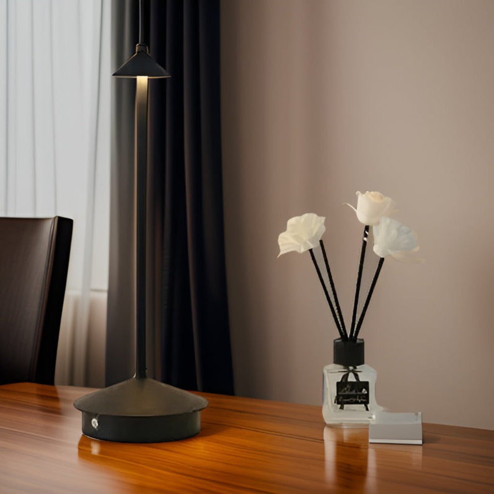 Smart VersaLight - Uppladdningsbar LED-lampa med Touchfunktion för Estetiska Rum
