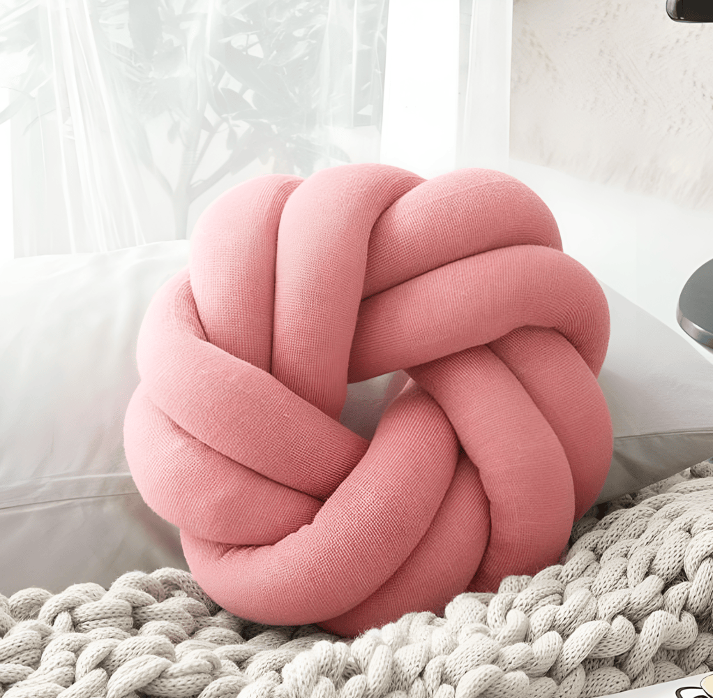 SnugKnot- Kudde med Mjuka Knutar i Stickad Bomull- Snygg Kudde