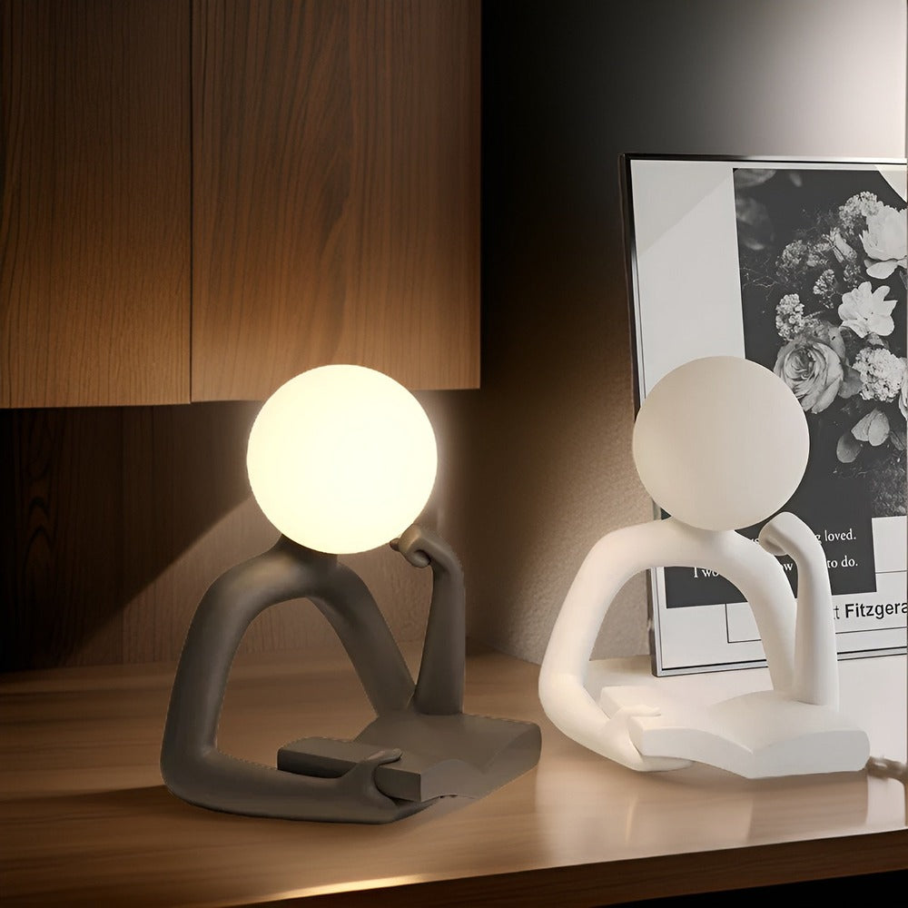 Thinker Moon - Estetisk Månskulptur med Tänkande Nattlampa