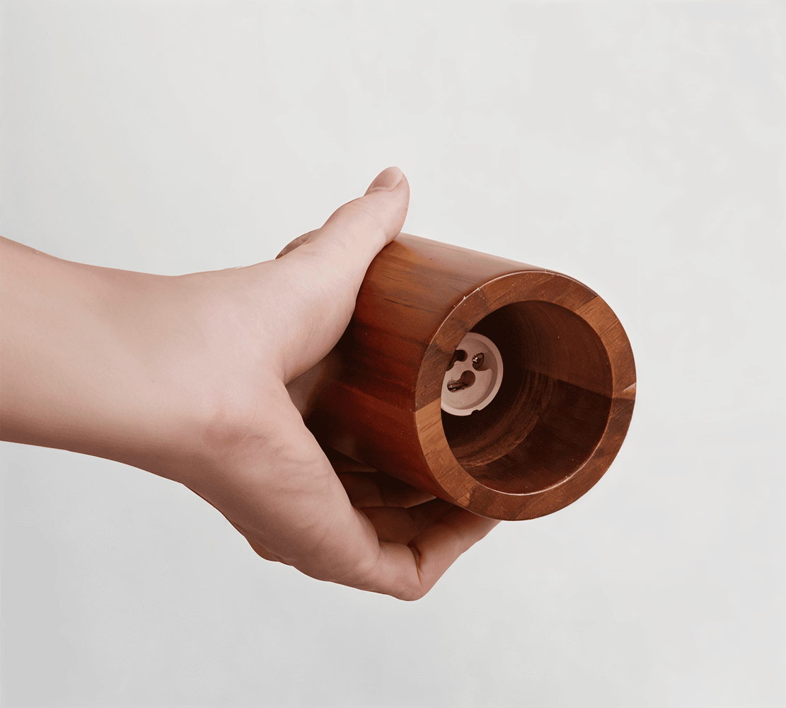 WoodTube Pendellampa -Ash Hängande Cylinderlampa av Akaciaträ
