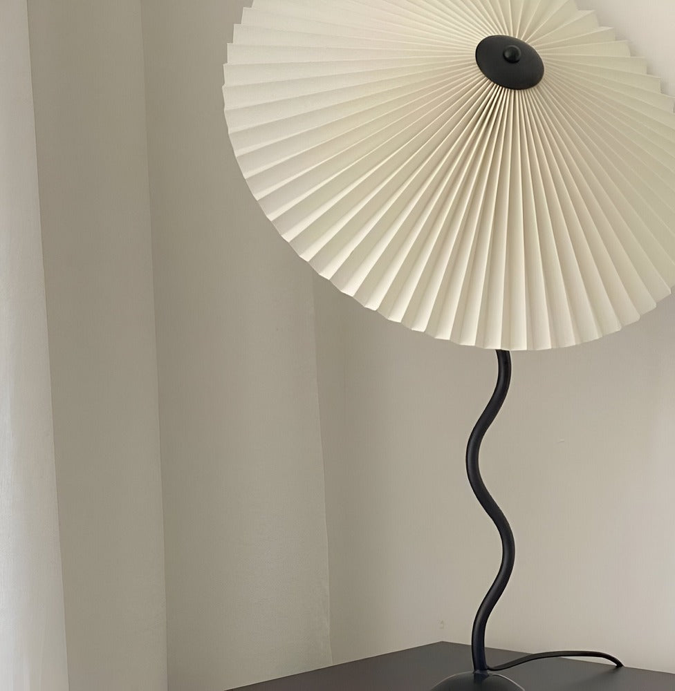 Ori Squiggle Lampa - Fälld Bordslampa - Origami LED Bordslampa