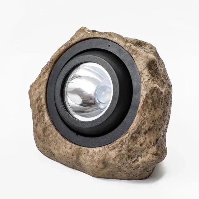 Soldriven trädgårdslampa med naturtrogen stenlook utomhus