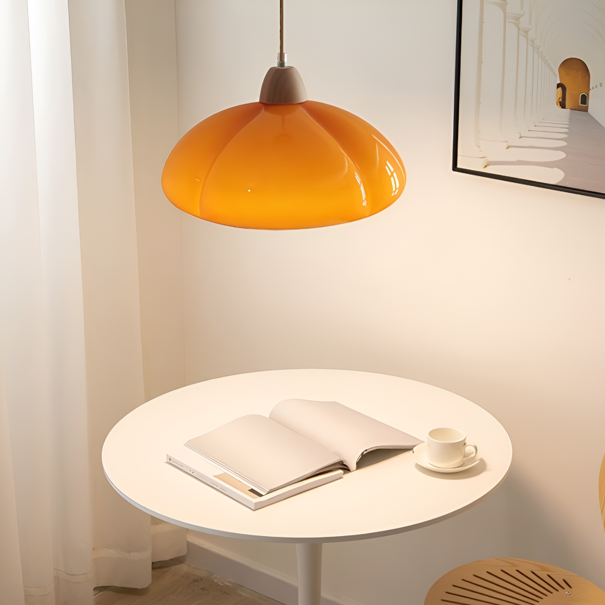 Pendellampa i retrostil - Pumpkin-inspirerad pendellampa i nordiskt glas och trä