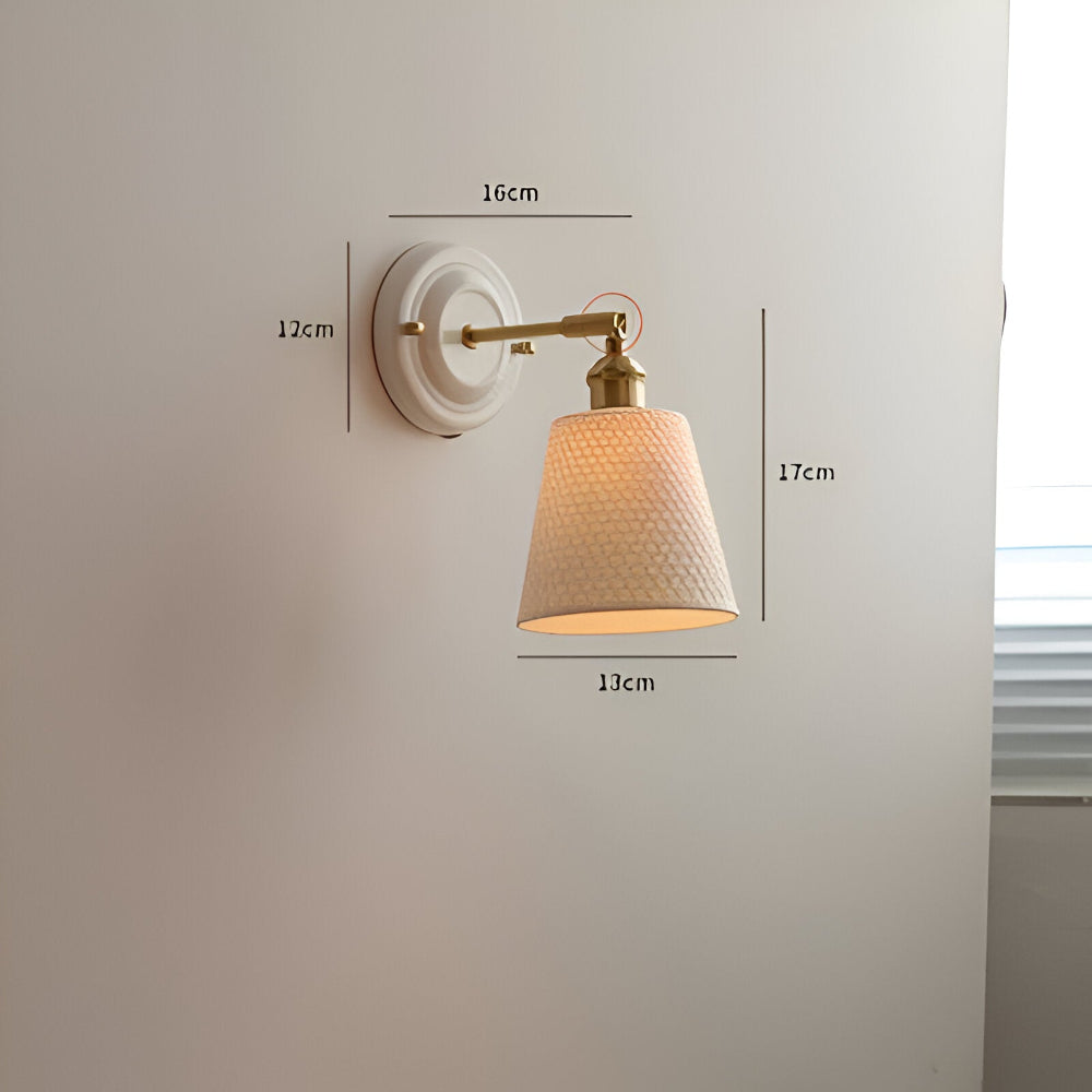 Rustik Vit Vägglampa för Lantlig Inredning