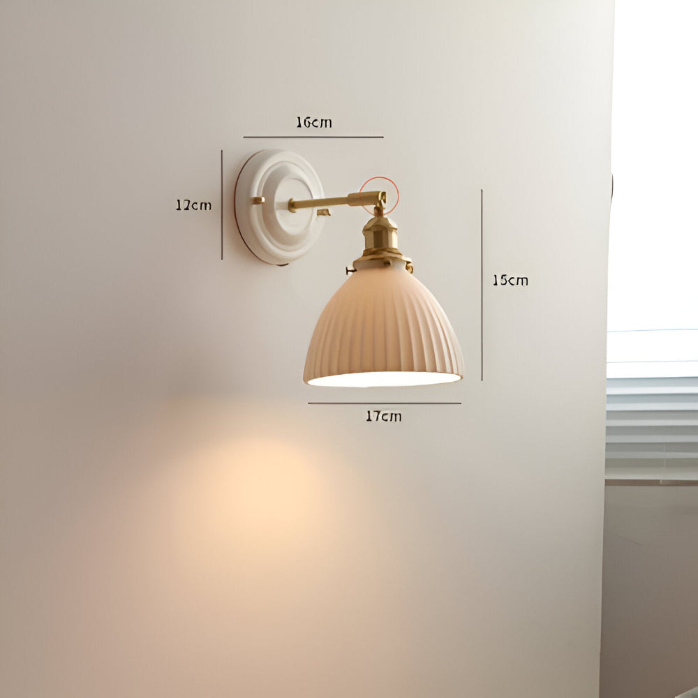 Rustik Vit Vägglampa för Lantlig Inredning
