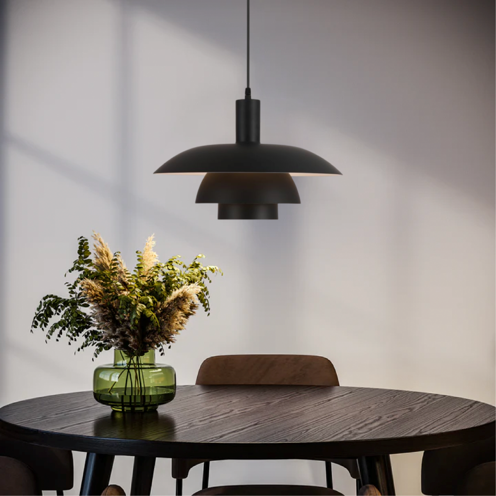 Skandinavisk Metall Hänglampa i Modern Design - Färgglad Pendellampa