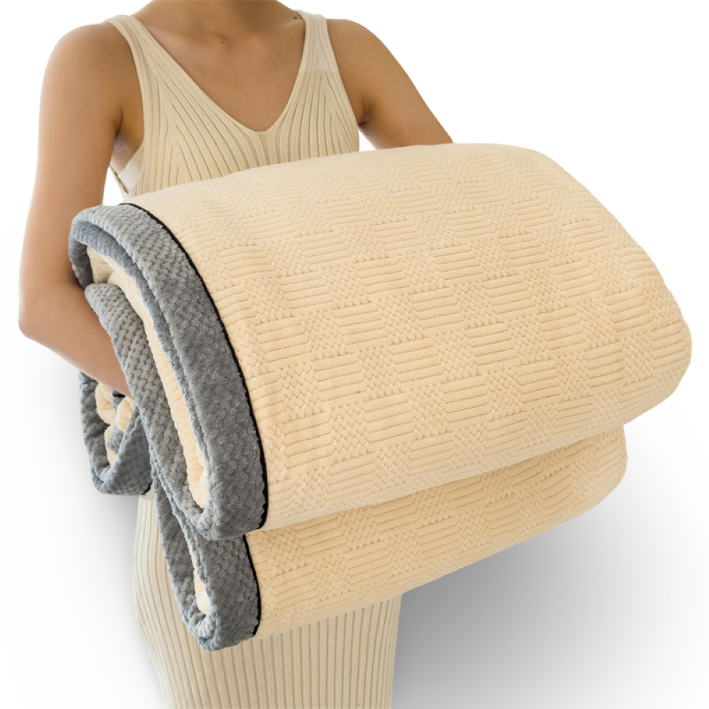 Mjuk Präglad Mysfilt med Elegant Kantdesign - Bekväm, Maskintvättbar Komfort för Heminredning