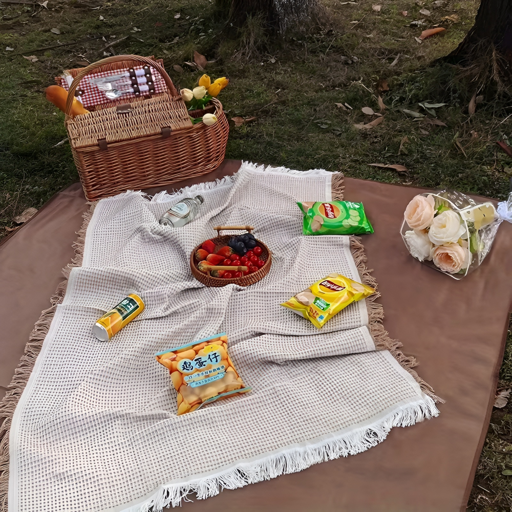 Snygg Picknickfilt 180 x 180 cm – Vattentät och Hopfällbar – Strandmatta och Campingfilt för Utomhusbruk, Kaffevit