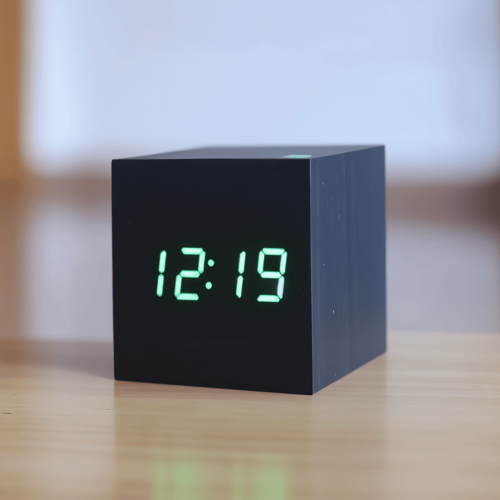 Digital LED Väckarklocka - Kubklocka - Träklocka