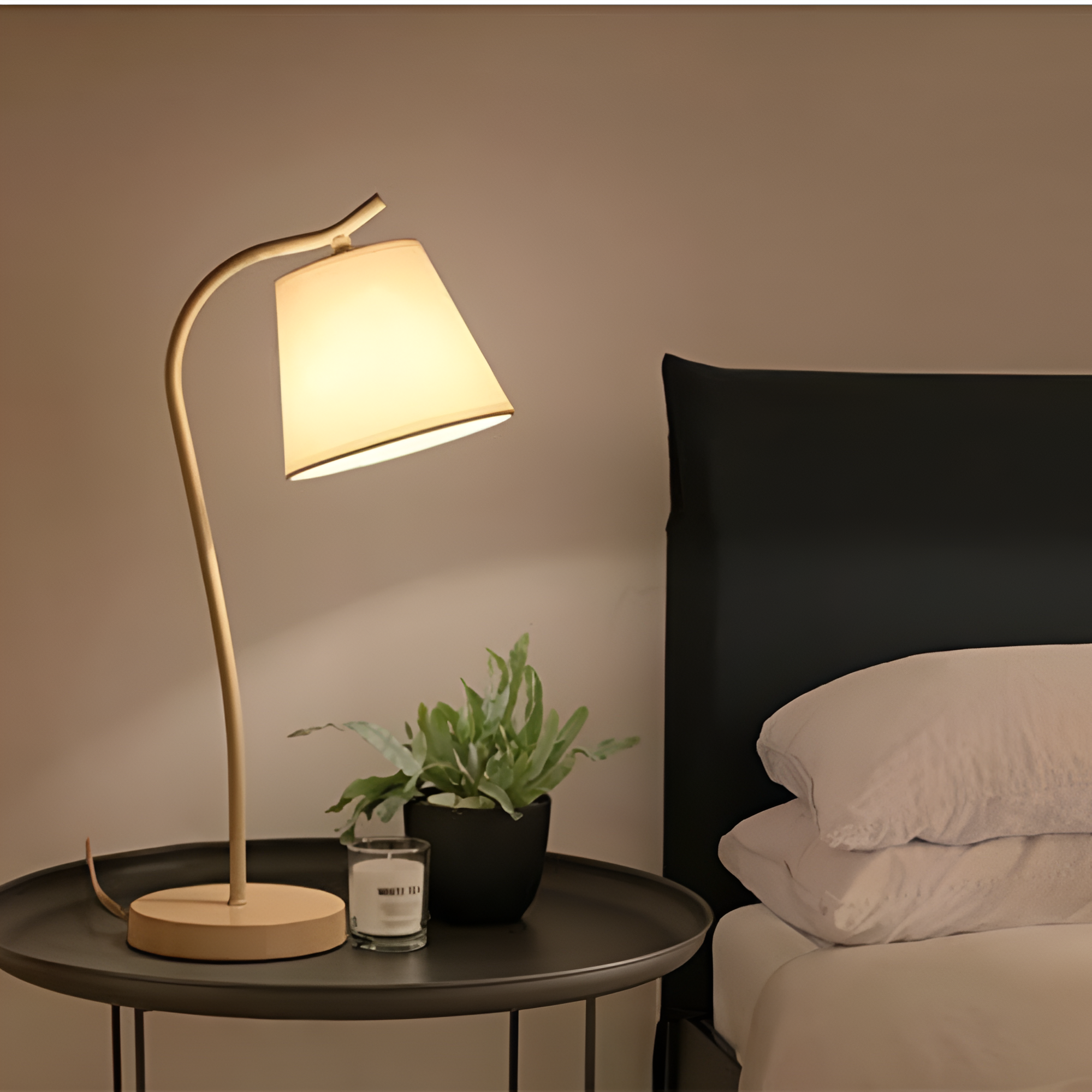 Skandinavisk Vintage Bordslampa i Industriell Stil