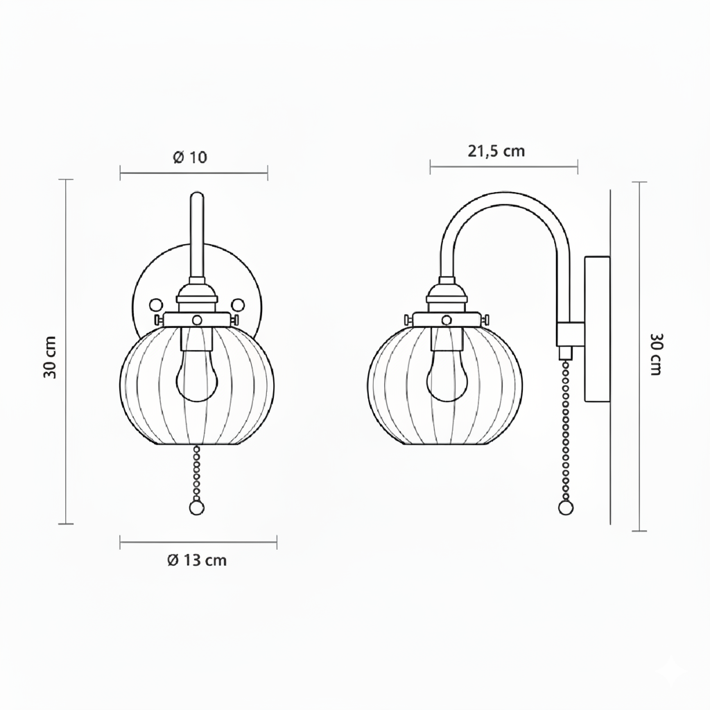Stilren vägglampa i glas och guldfärgad metall på vägg