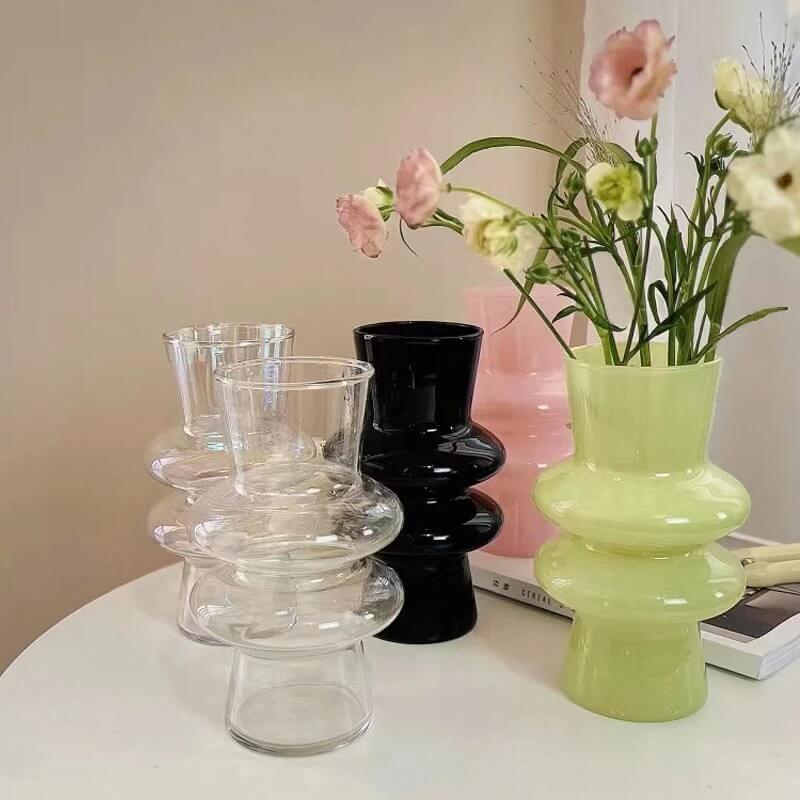 Glasblomvas med vågig design
