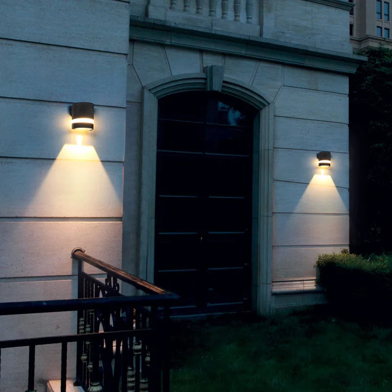 LED utomhusvägglampa svart cylindrisk design