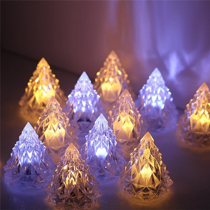 Närbild av kristalldetaljer på en dekorativ lampa