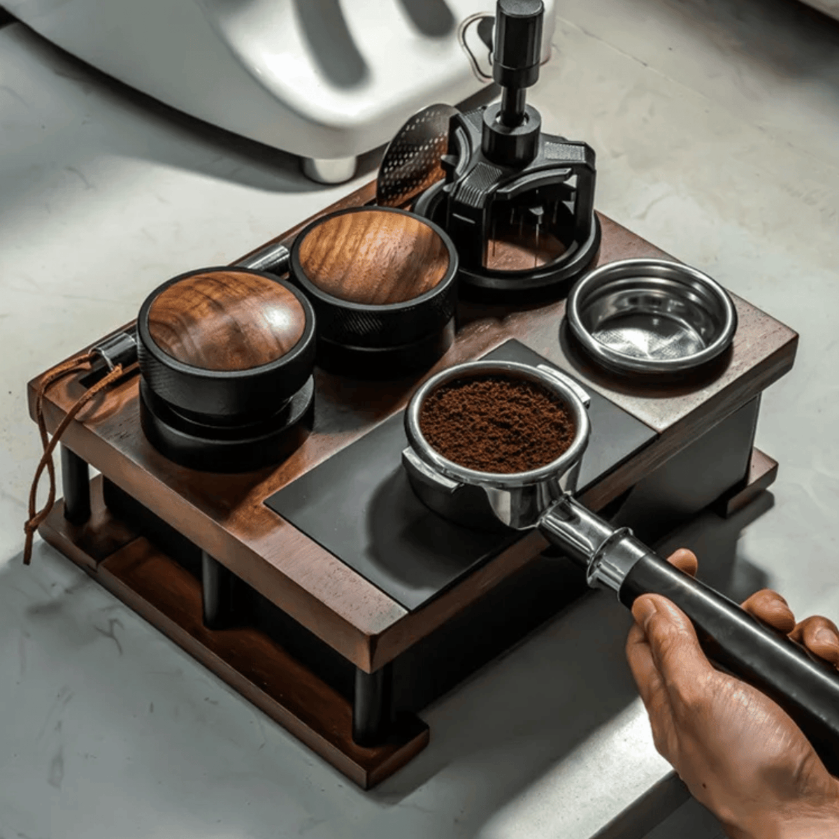Espressostation i trä för en stilren och praktisk kaffehörna