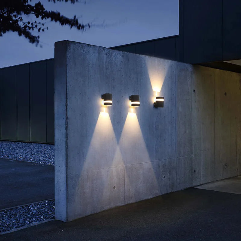 LED utomhusvägglampa svart cylindrisk design