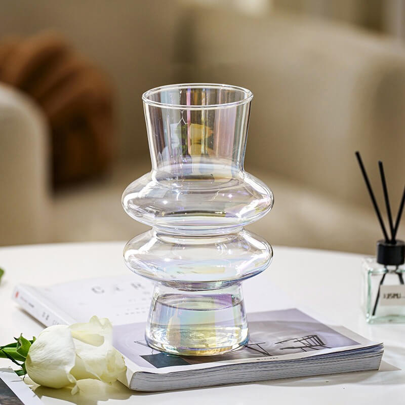 Glasblomvas med vågig design