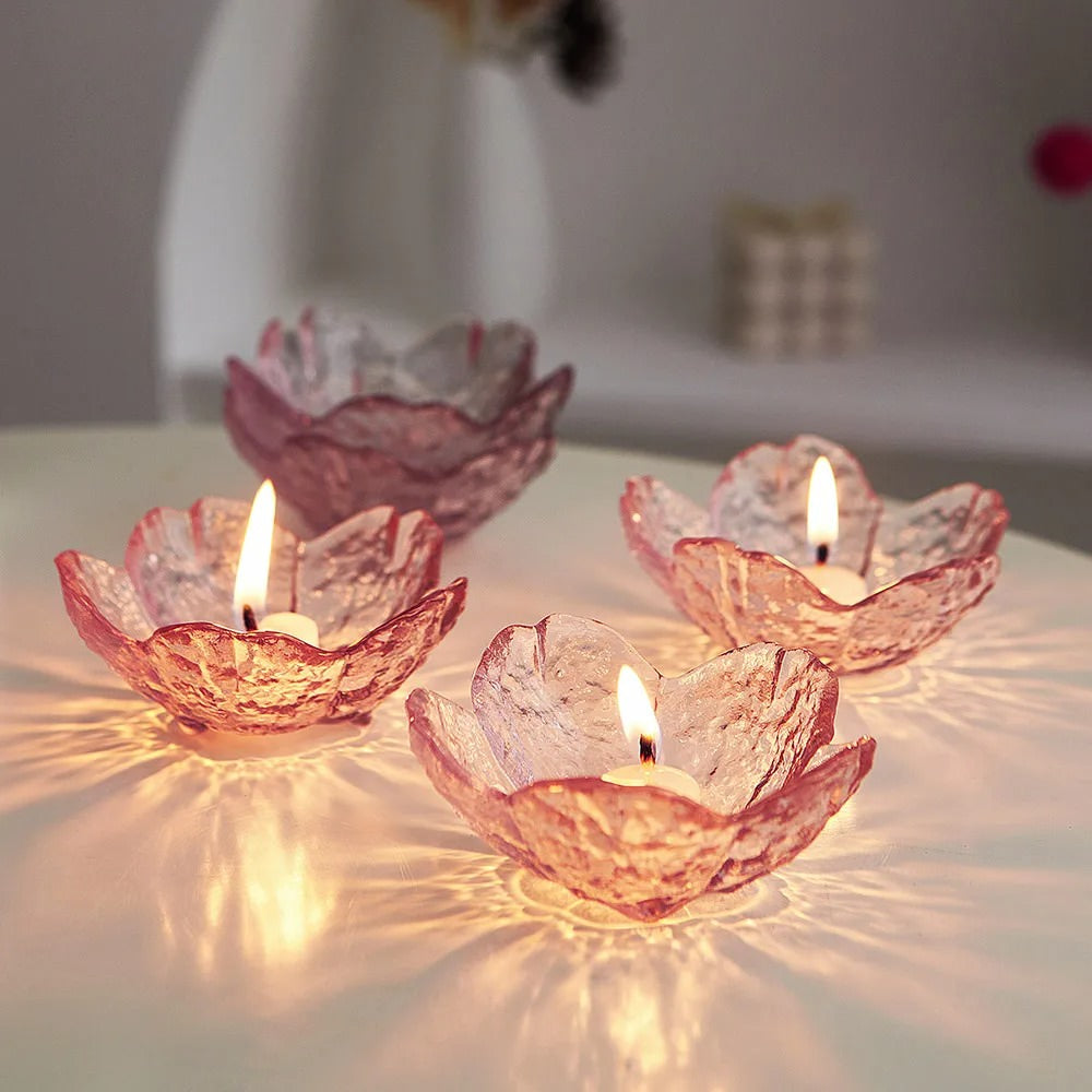 Ljuslykta i keramik med rosa blomdesign