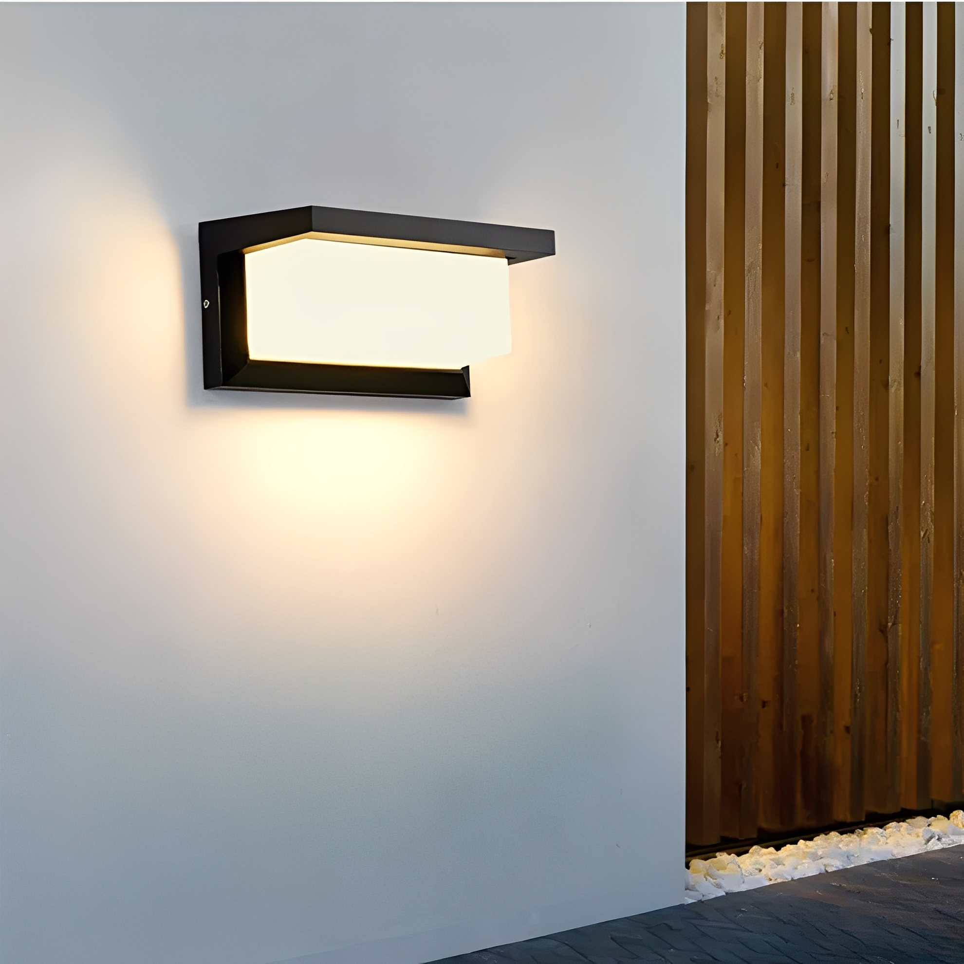 Modern vägglampa för utomhusbruk med IP65-skydd