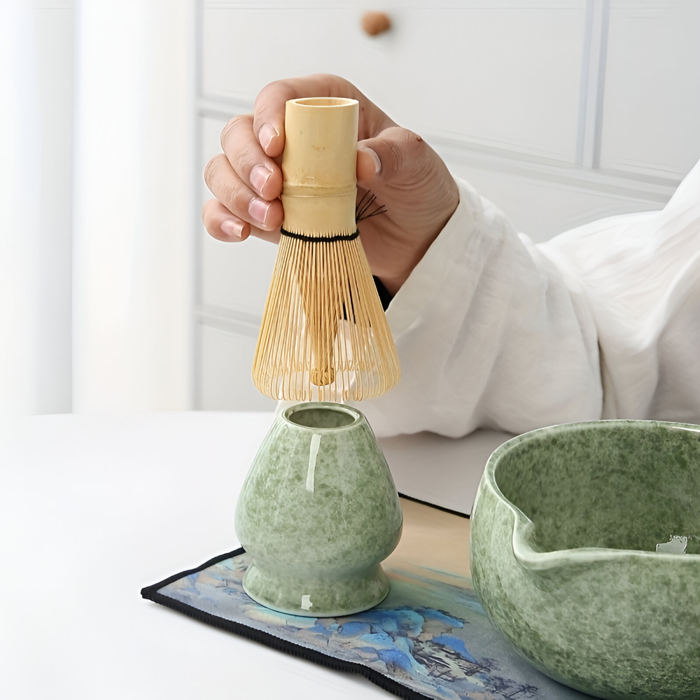 Matcha-set 7-delat med Skål (450ml) & hällpip – Japanskt Teceremoniset i Keramik & Bambu – Gåvoset