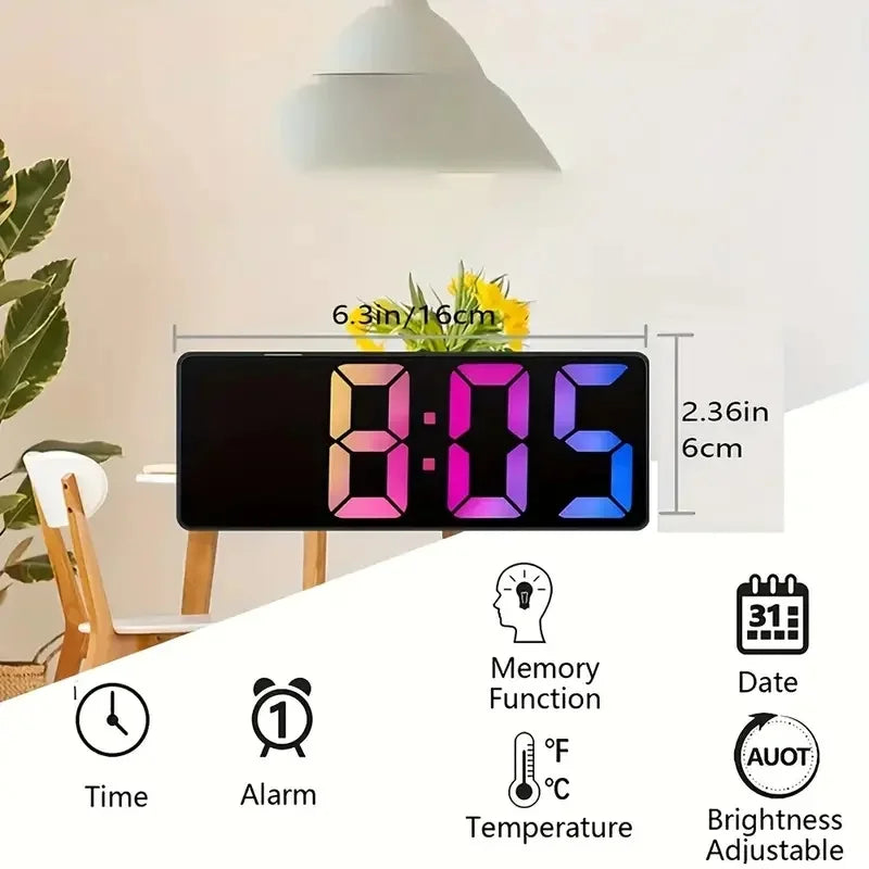 Digital väckarklocka med justerbar ljusstyrka på displayen