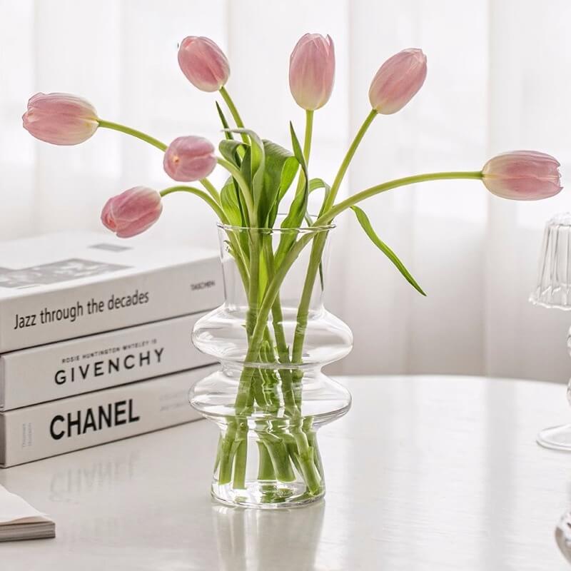 Glasblomvas med vågig design