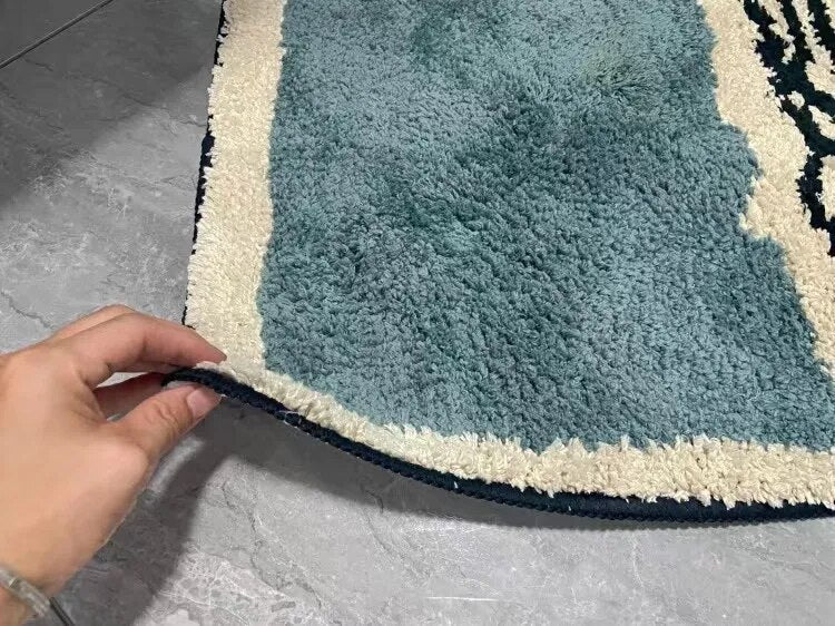 Badrumsmatta med elegant mönster för en ombonad känsla