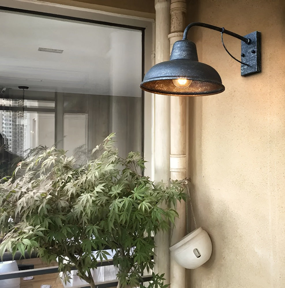 Aisle Järnlampa - Antik Vintage Ladugårdslampa - Svart Industriell Vägglampa