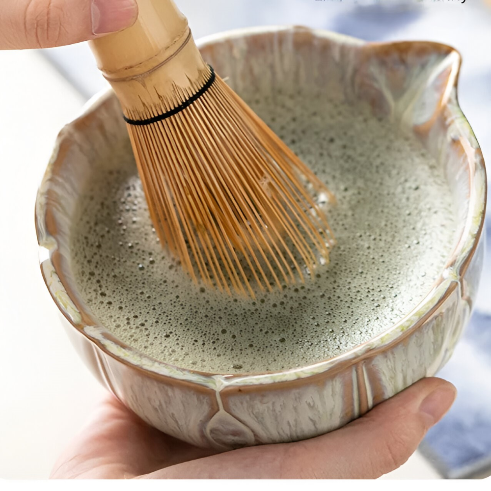 Artisan Matcha Set 8-delar – Handgjord Keramikskål (550ml), Bambusvisp & Sikt – Japanskt Teceremonigåvoset