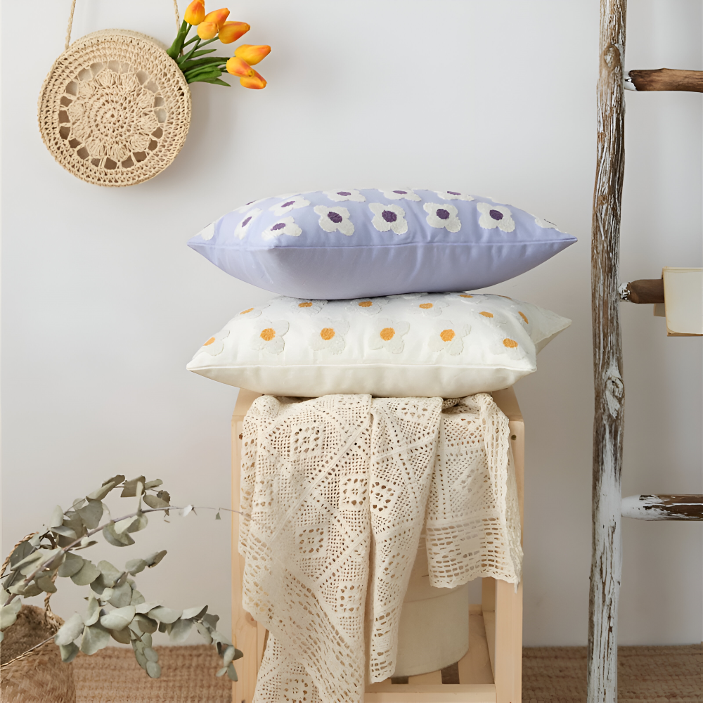 Blooma Soffkuddar - Broderade Fyrkantiga & Rektangulära Blomkuddöverdrag