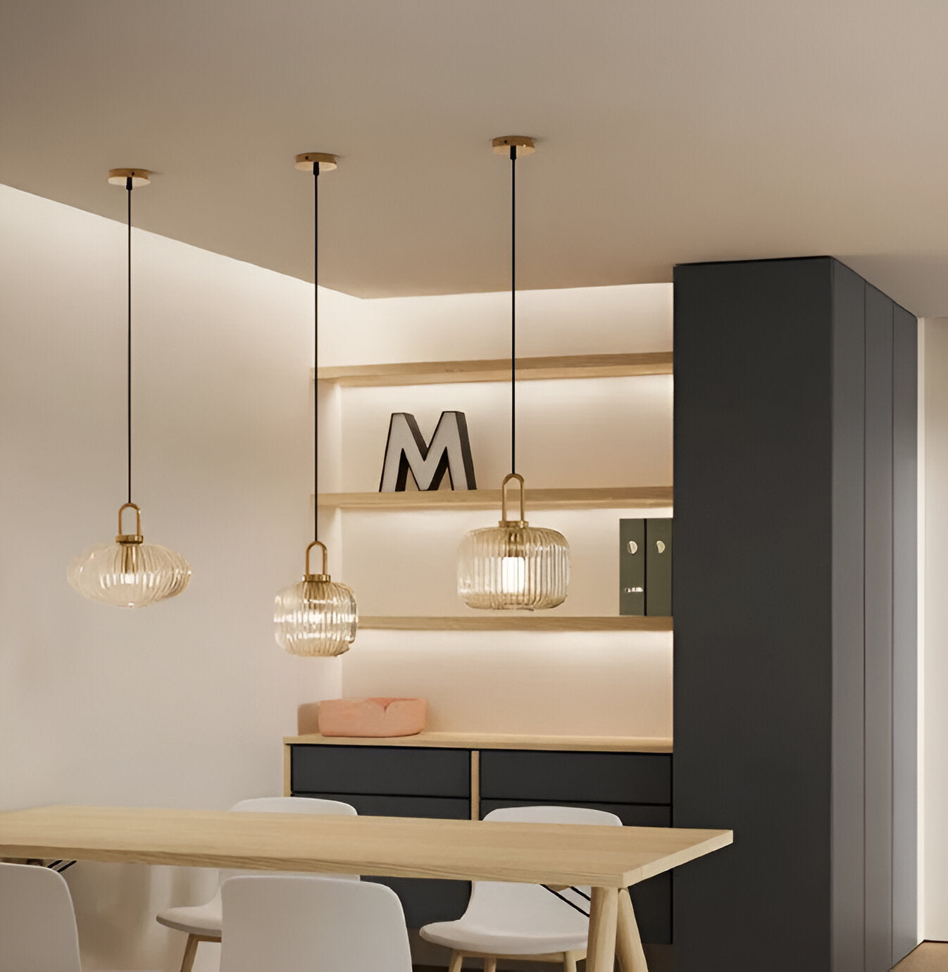 ClaChic Hänglampa - Vit & Guld Nordisk Ribbad Glas Pendellampa