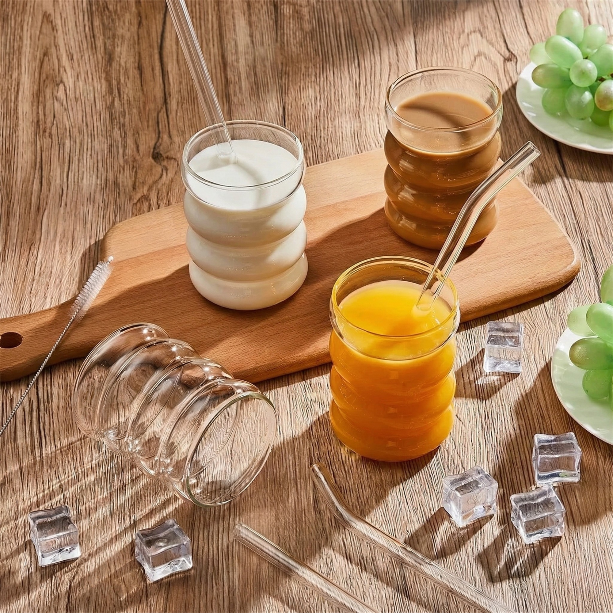 Elegant 4-delat set med glasmuggar - Genomskinliga räfflade dricksglas med sugrör för cocktails och frukt 1