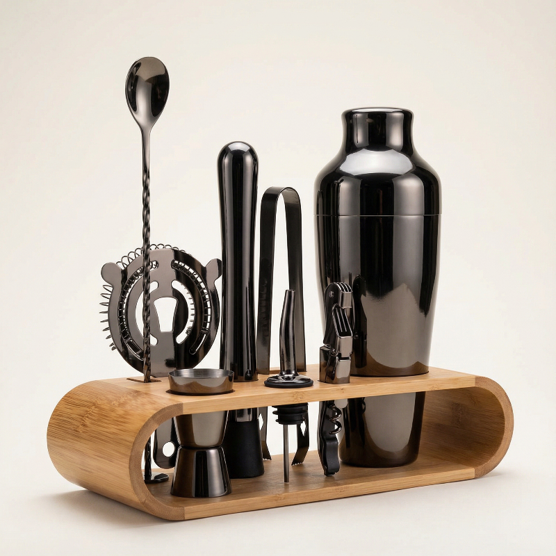 Elegant Cocktailset i 10 Delar - Robust Kombination av Rostfritt Stål och Bambu för Eleganta Hemmabarer 0