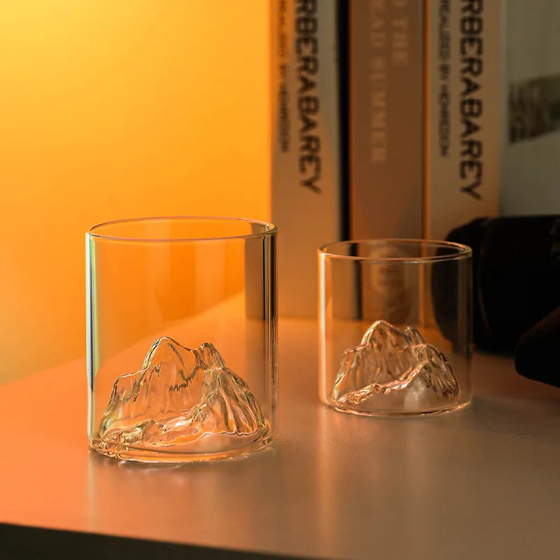 Elegant whiskyglas med 3D-bergsdesign - set om 2 - Högkvalitativt dricksglas för finsmakare 1